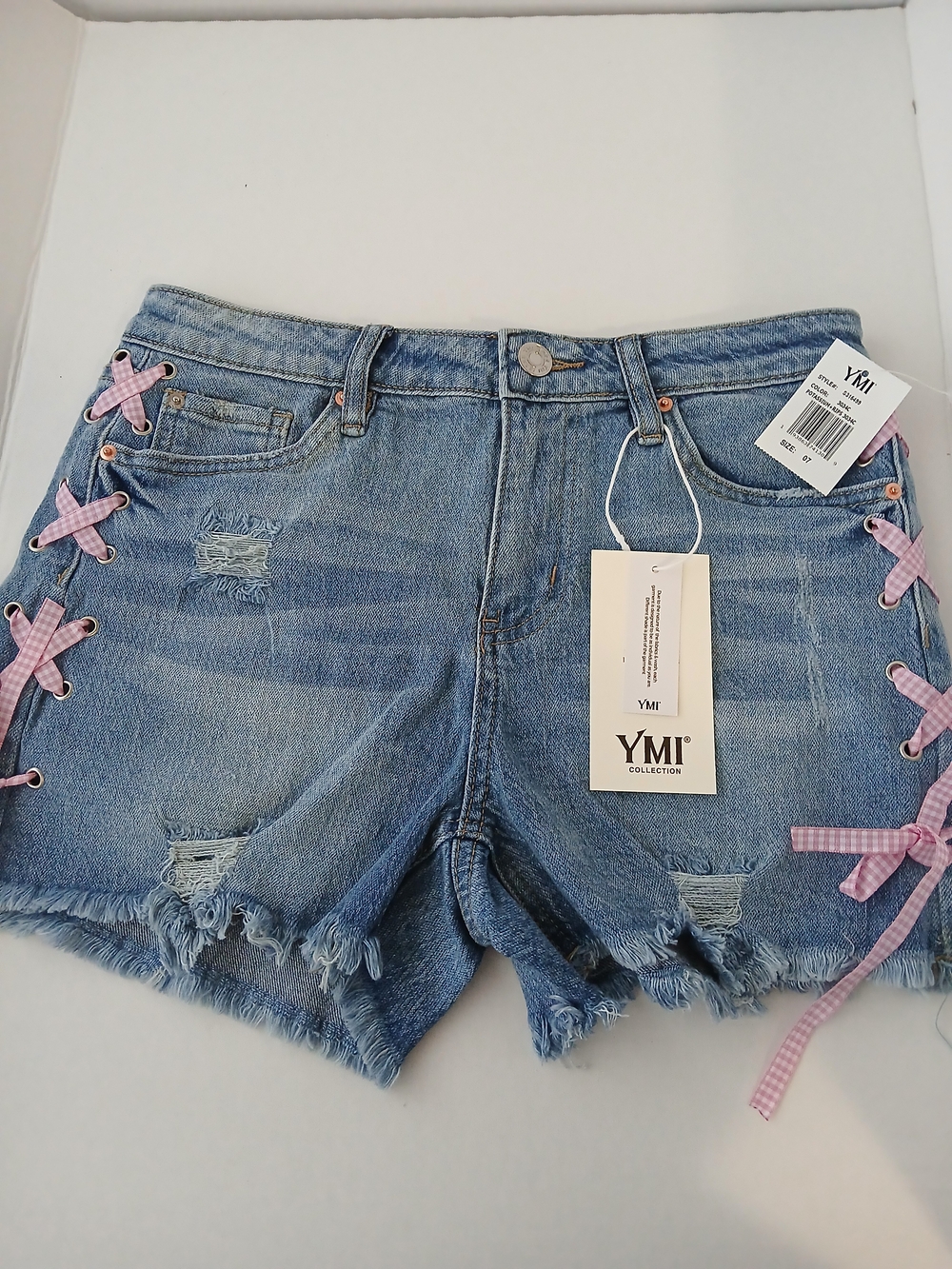 YMI Light Blue Denim Shorts with Pink Gingham Lace-Up Size 7/25 $18 - Picture 4 of 10